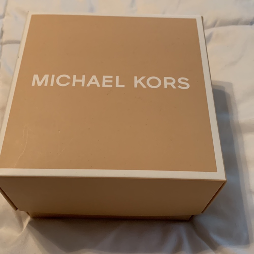 Michael Kors Watch - Picture 8 of 8